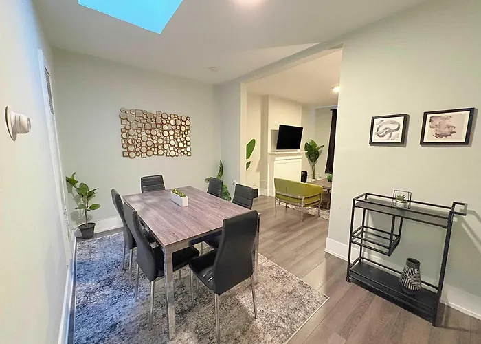 Apartment Chic 3br Hideout In Lincoln Park - Lincoln 3