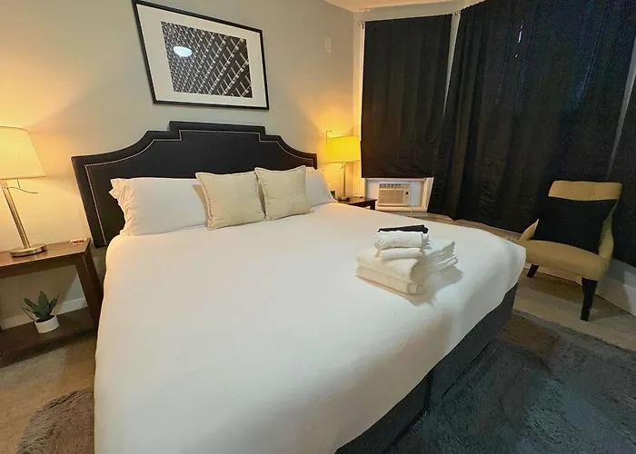 Chic 3br Hideout In Lincoln Park - Lincoln 3 Apartment